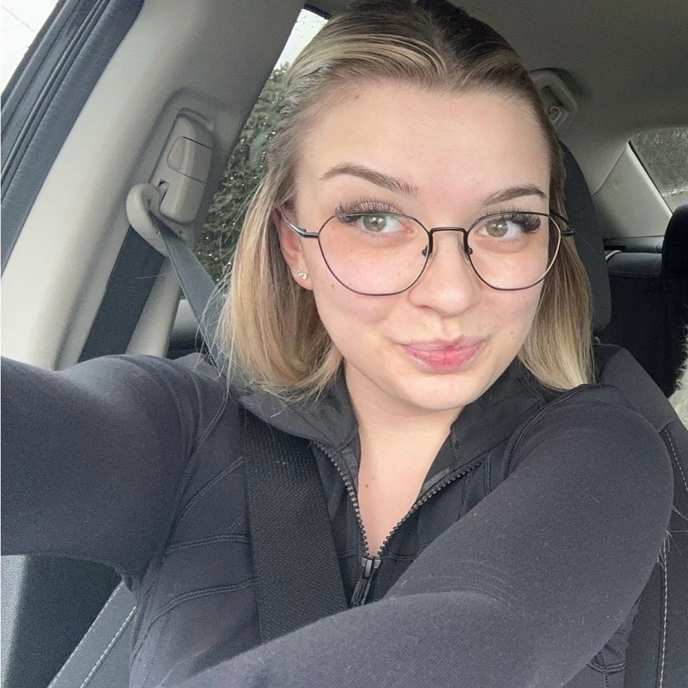 Meet your Posher, Gabi